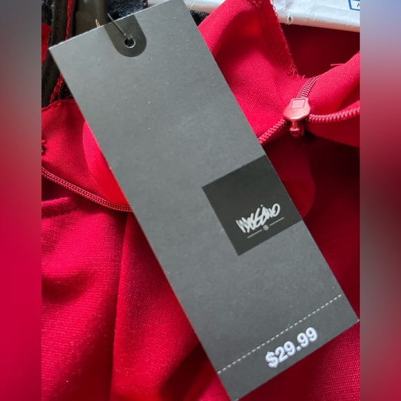 NWT Red cap sleeve dress with lace and zipper detailing. - Picture 3 of 6